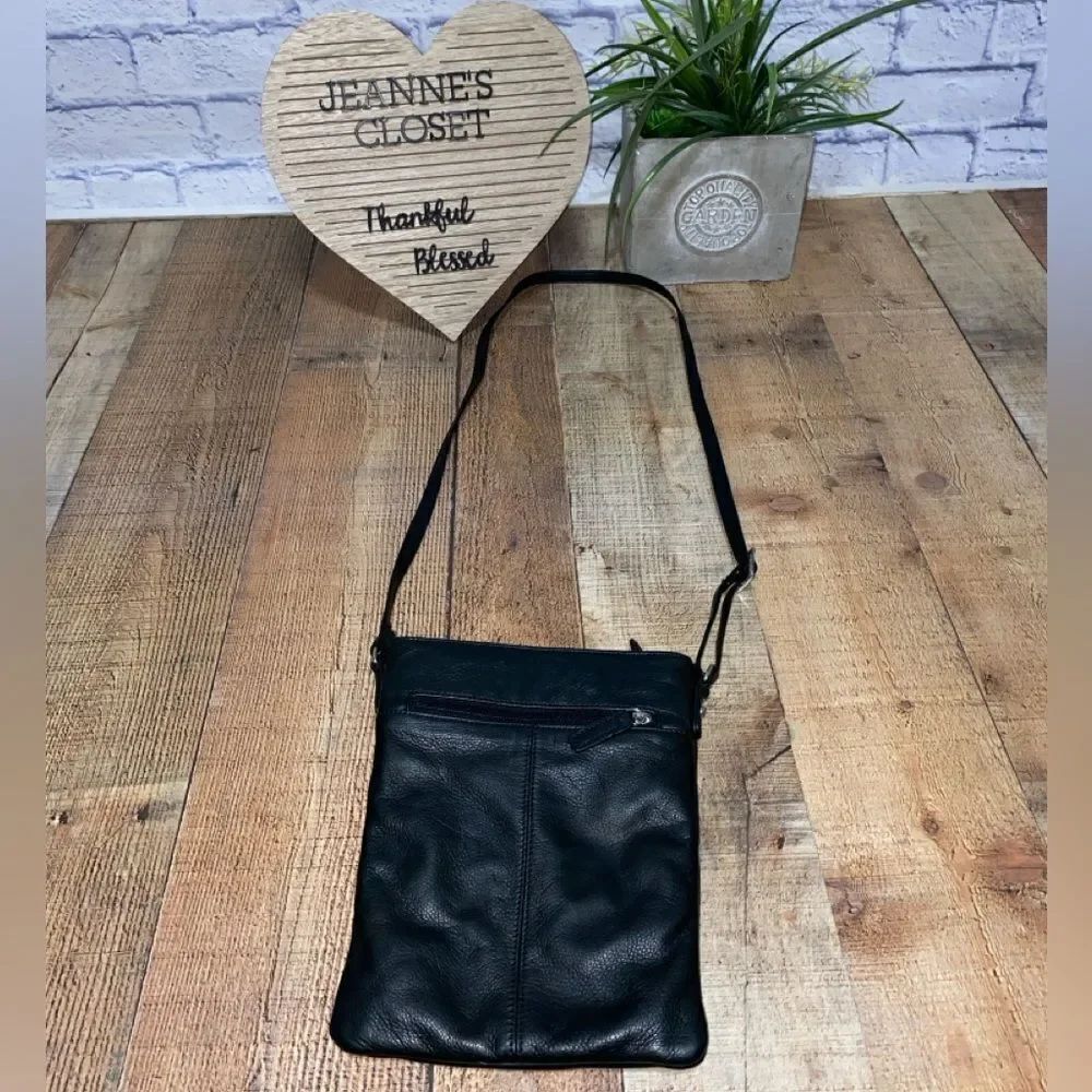 Margot black leather crossbody bag